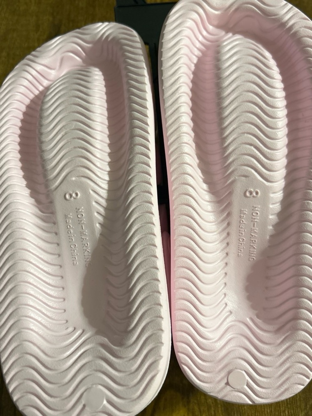 Women’s Sanrio Croc-Like Pink Slip-On Clogs with Decorative Charms Size 8 - Picture 5 of 5
